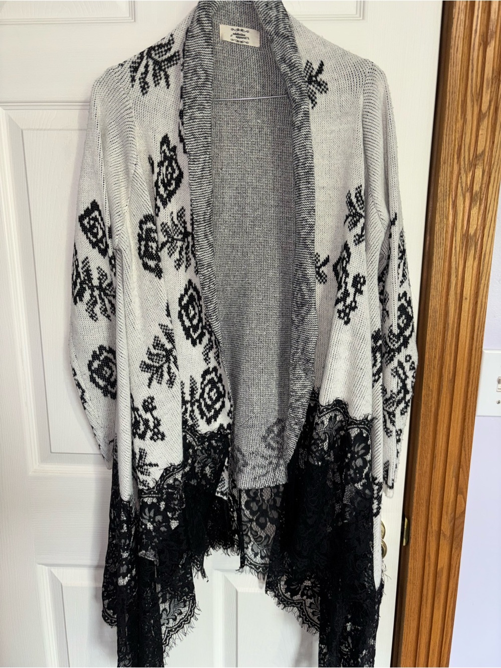 Open-Front Floral Lace Trim Cardigan Shrug - White & Black